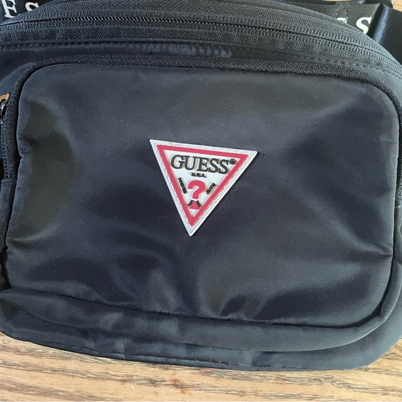Rare Guess Fanny Pack Bag Black Nylon Logo Tape Strap Adjustable with Clip - Picture 3 of 9